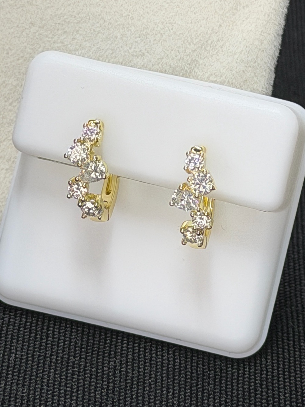 1.27 CTW retail $450 moissanite 18 karat gold earrings